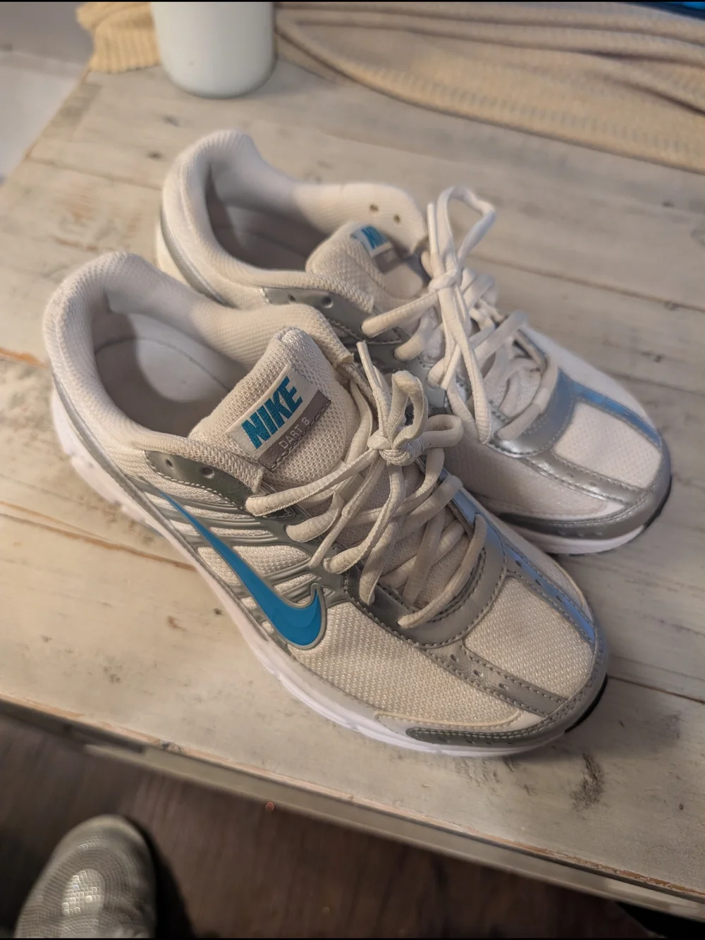 Nike Men's White Silver & Light Blue Athletic Running Shoes